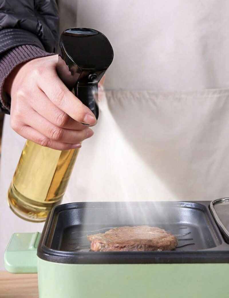 30 Pieces of Air Fryer Paper + 1 Piece 500ml Black Spray Bottle, Disposable Parchment Paper, Wood Pulp Steamer, Cheesecake, Air Fryer Accessories, Baking Paper for Air Fryer
