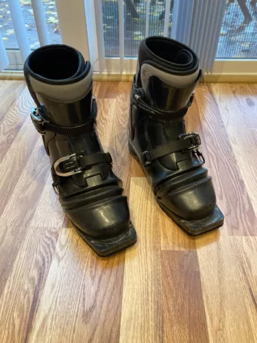 New ListingScarpa T3 shell size 8.5/9 75mm Telemark Boots Scarpa “Intuition” Liner
