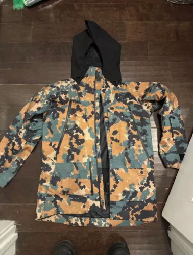 New the north face a-cad futurelight Large